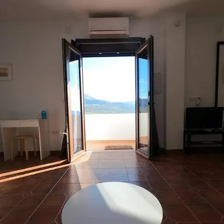 Casa Celeste Trabuco * Villanueva del Trabuco